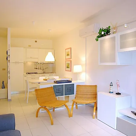 Apartment Pine Wood *
