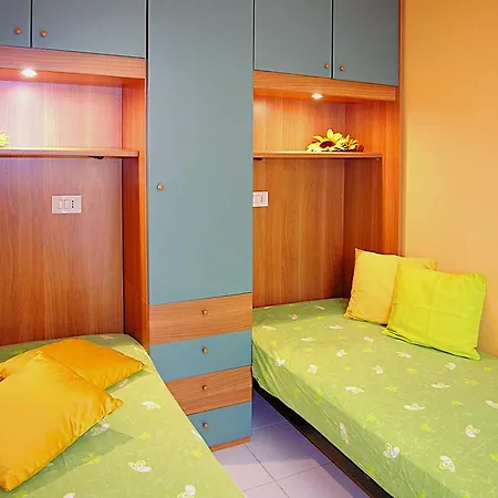Pine Wood Apartment