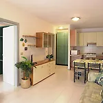 Apartament Pine Wood *
