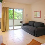 Pine Wood Apartament *