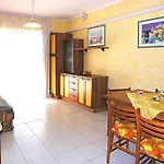 Pine Wood Apartament *