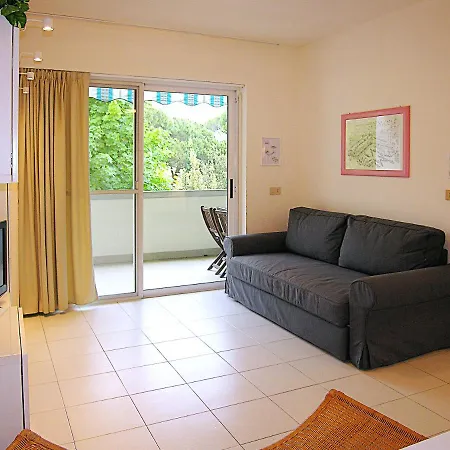 Pine Wood Apartment *