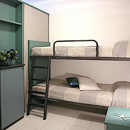 Pine Wood Apartment *
