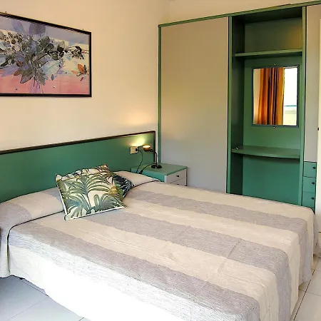 Pine Wood Apartament *
