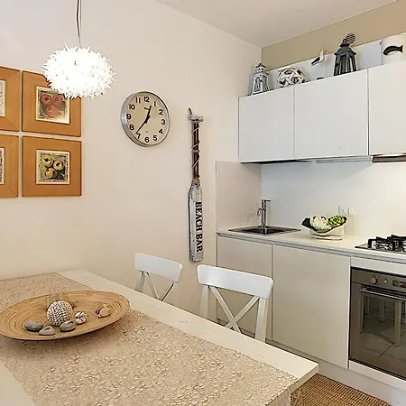 Pine Wood Apartment