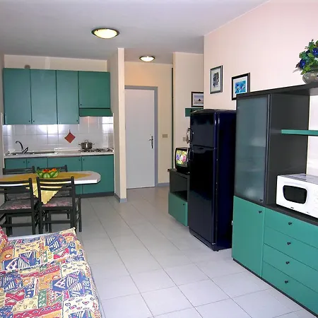 Apartment Pine Wood *