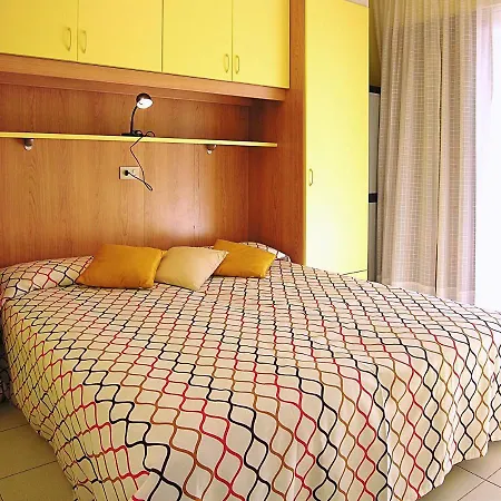 Pine Wood Apartment *