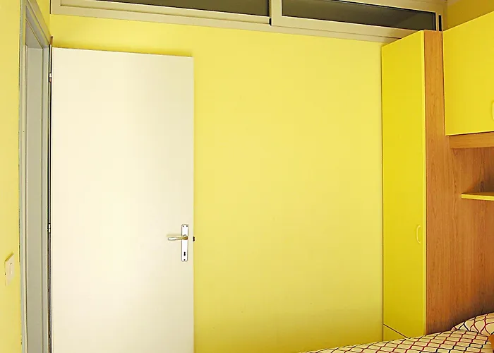 Pine Wood Apartment